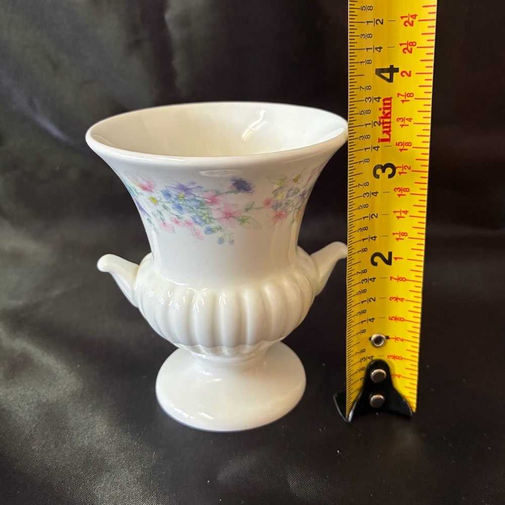 Wedgwood Vintage Angela Bone China Small Urn Bud Vase Toothpick Holder - Picture 8 of 9